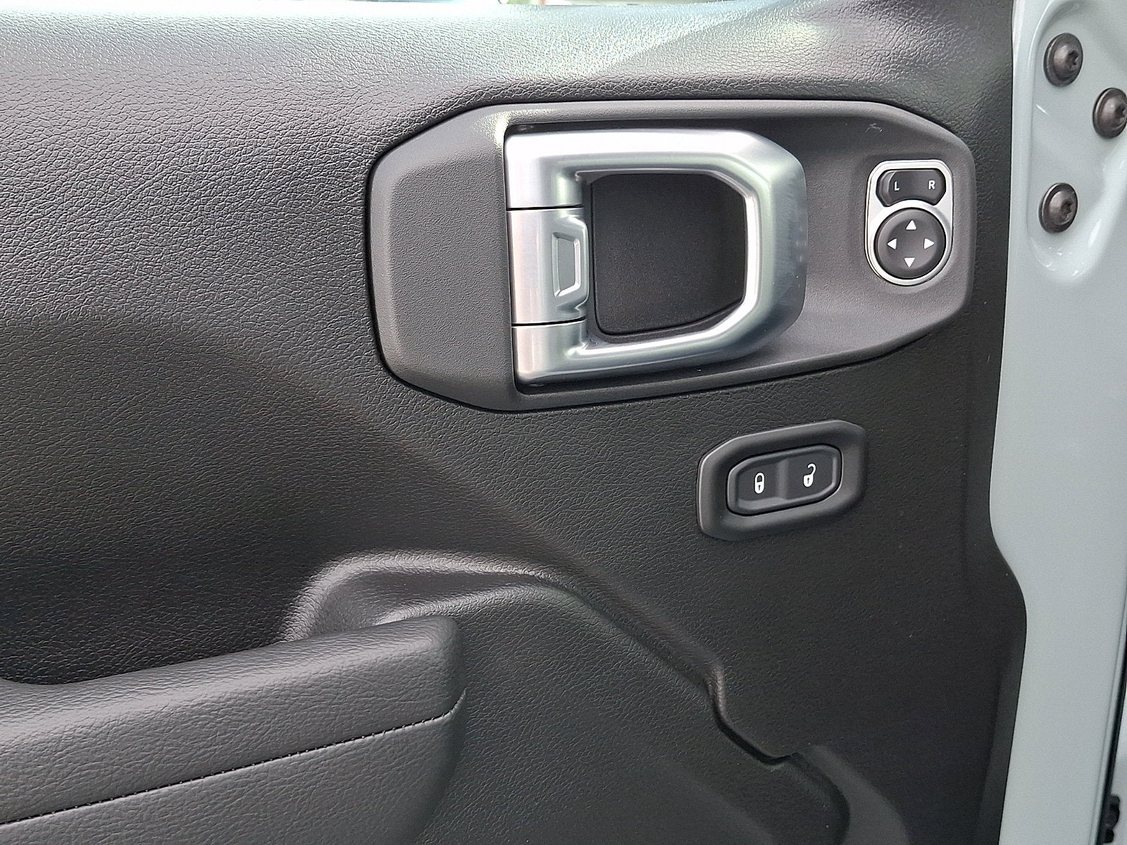2027 Jeep Wrangler WRANGLER 4-DOOR SPORT S