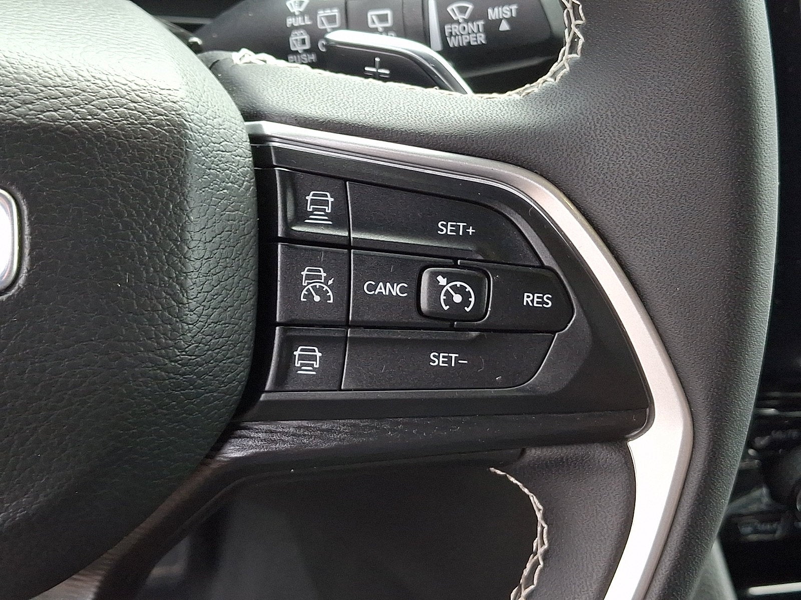 2025 Jeep Grand Cherokee Laredo 4x4