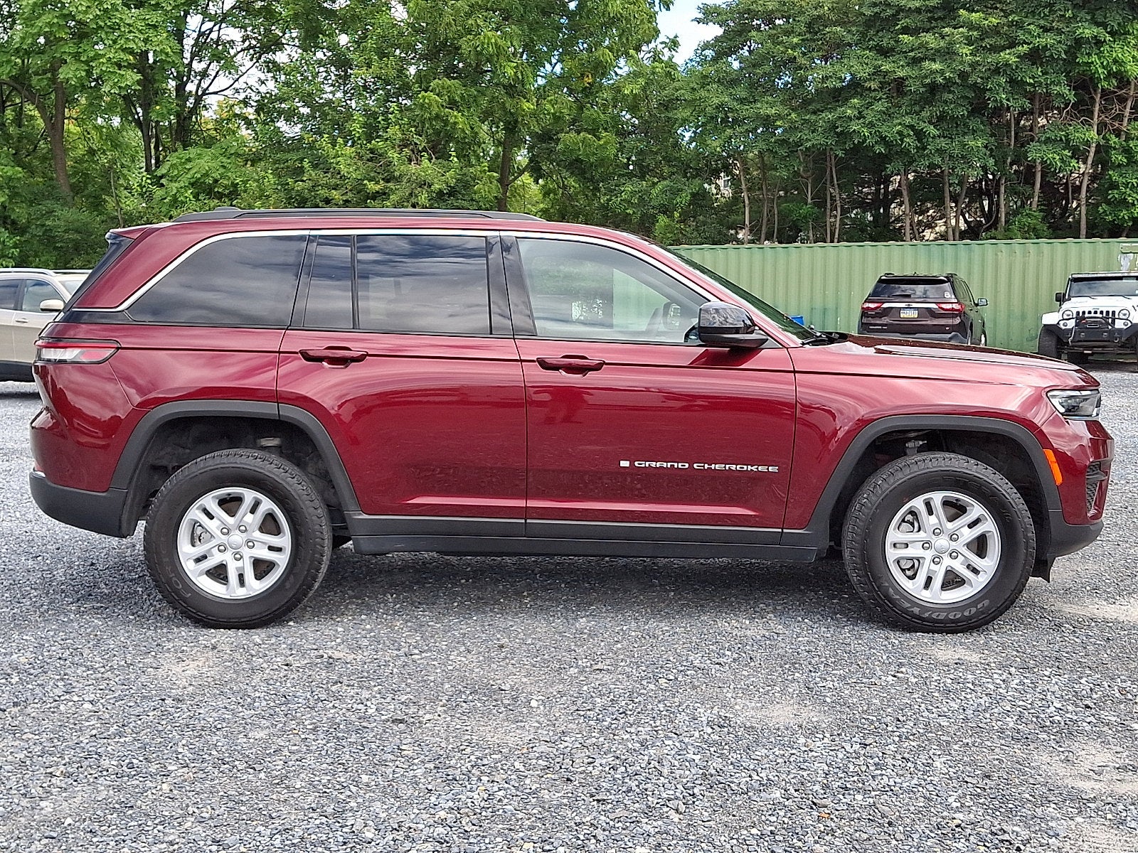 2025 Jeep Grand Cherokee Laredo 4x4