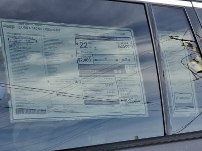 2025 Jeep Grand Cherokee GRAND CHEROKEE LAREDO X 4X4