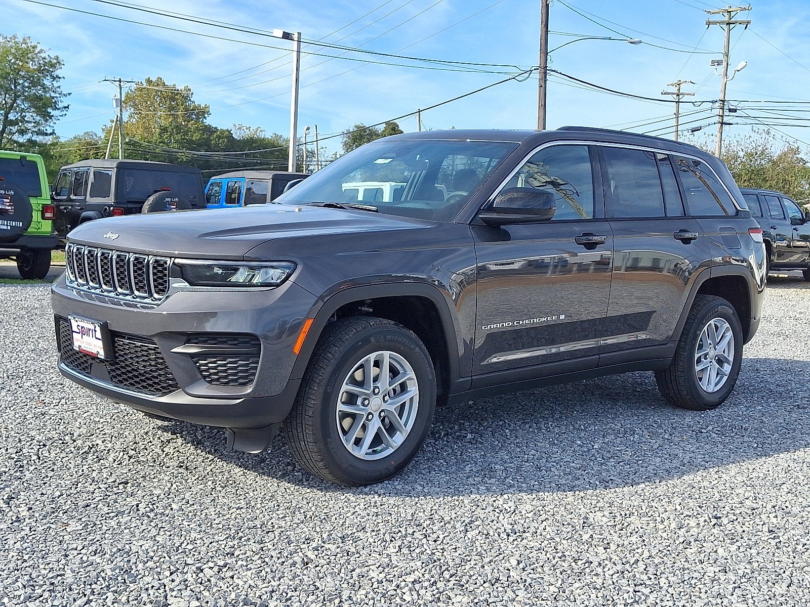 2025 Jeep Grand Cherokee GRAND CHEROKEE LAREDO X 4X4