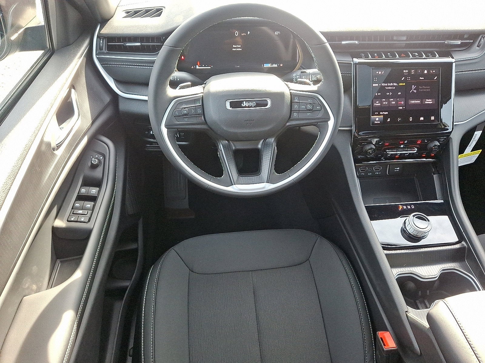 2025 Jeep Grand Cherokee GRAND CHEROKEE LAREDO X 4X4