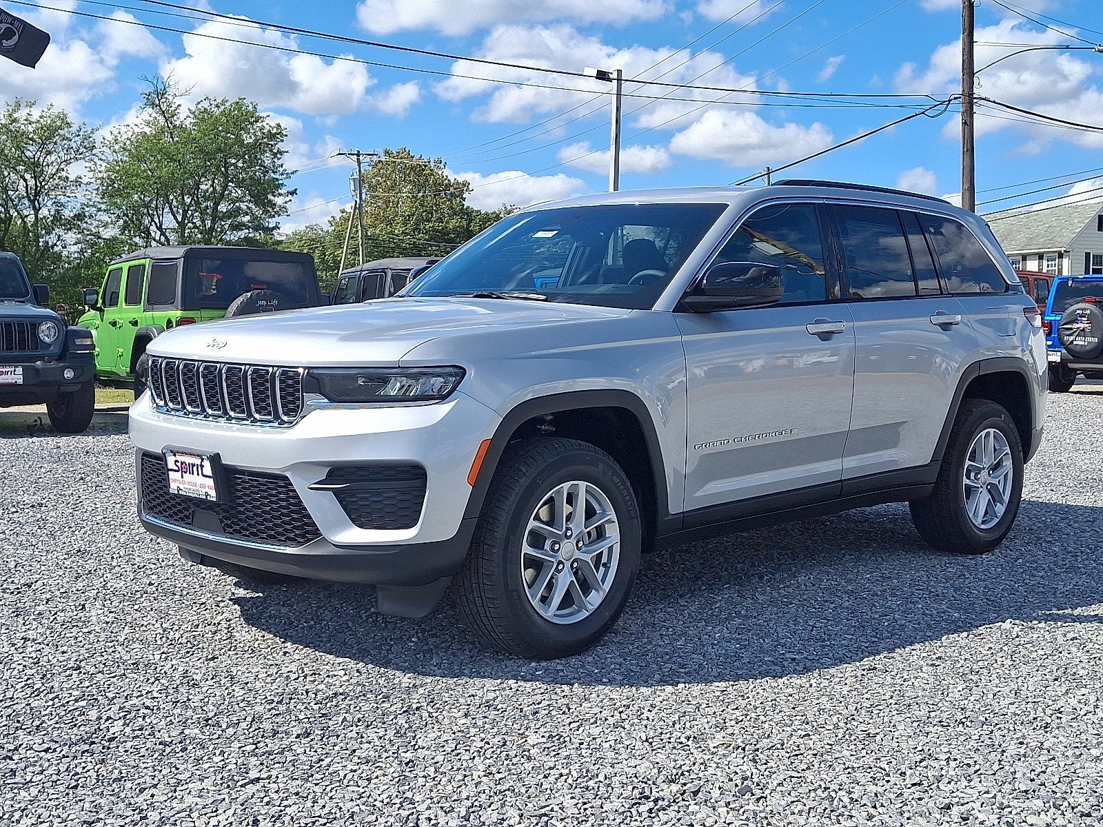 2025 Jeep Grand Cherokee GRAND CHEROKEE LAREDO X 4X4