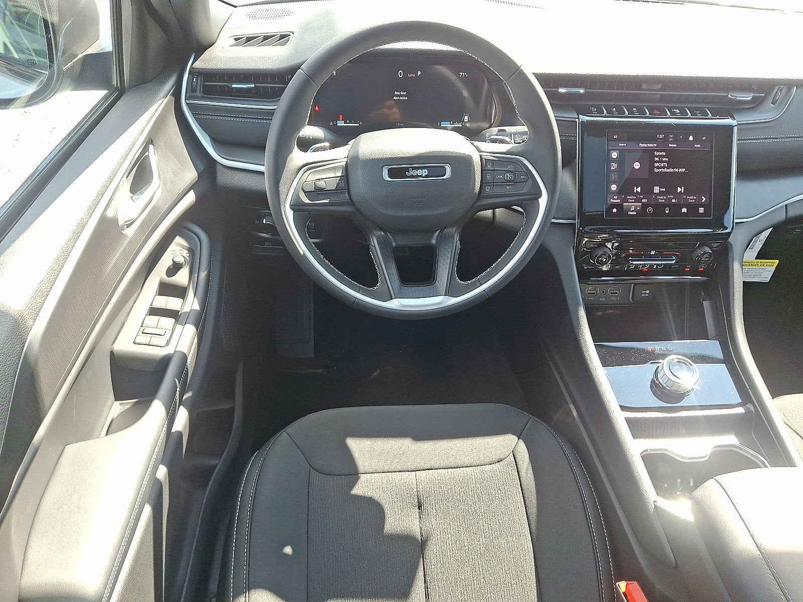 2025 Jeep Grand Cherokee GRAND CHEROKEE LAREDO X 4X4