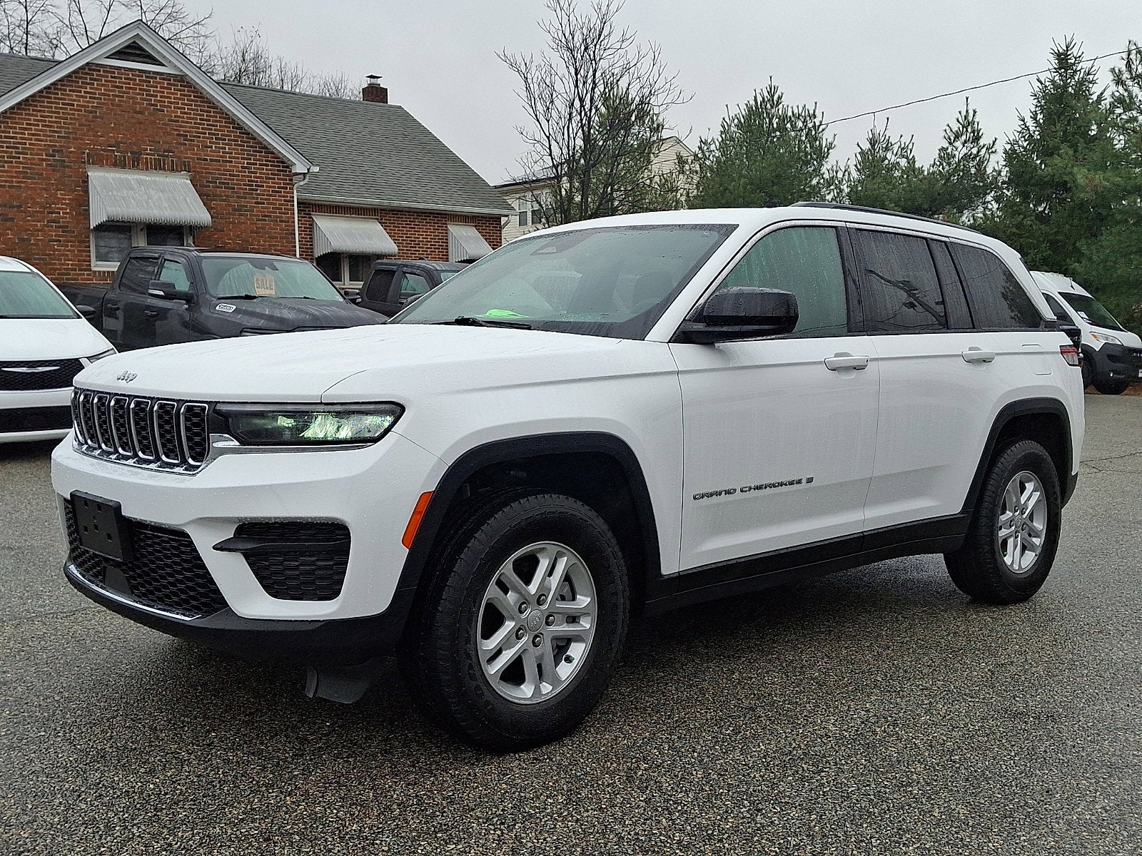 2024 Jeep Grand Cherokee Laredo 4x4