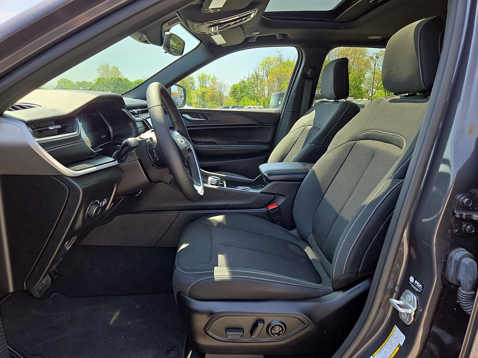 2024 Jeep Grand Cherokee Laredo X 4x4