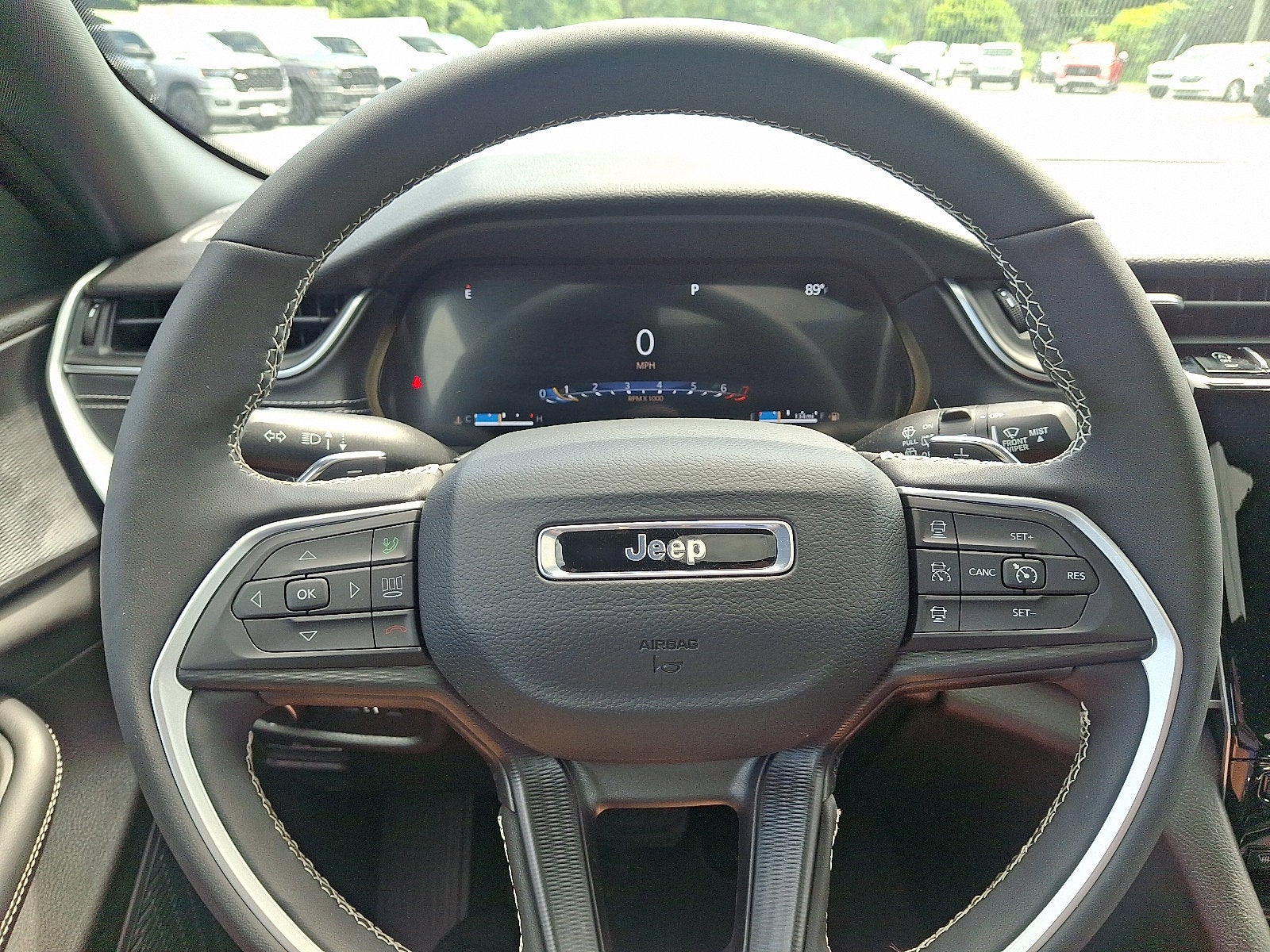 2025 Jeep Grand Cherokee GRAND CHEROKEE LAREDO X 4X4