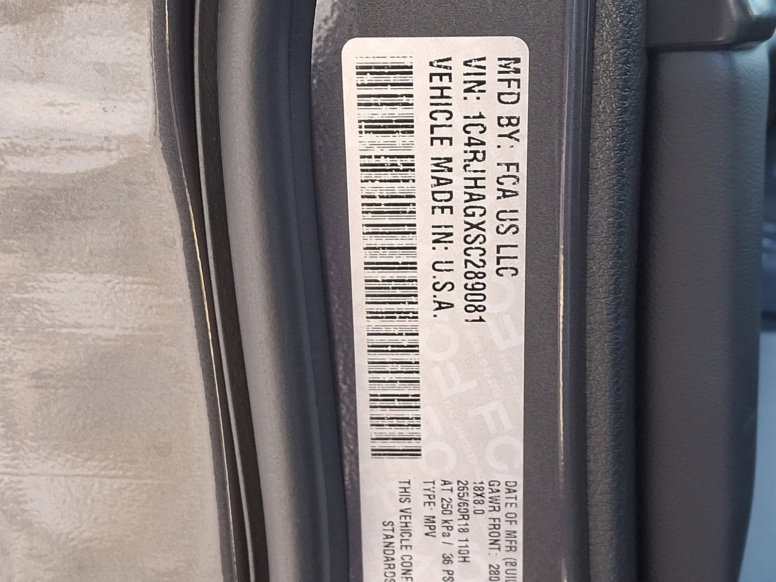 2025 Jeep Grand Cherokee GRAND CHEROKEE LAREDO X 4X4