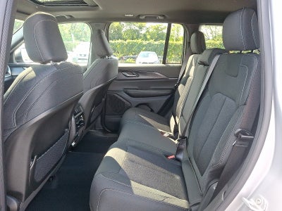 2025 Jeep Grand Cherokee GRAND CHEROKEE LAREDO X 4X4