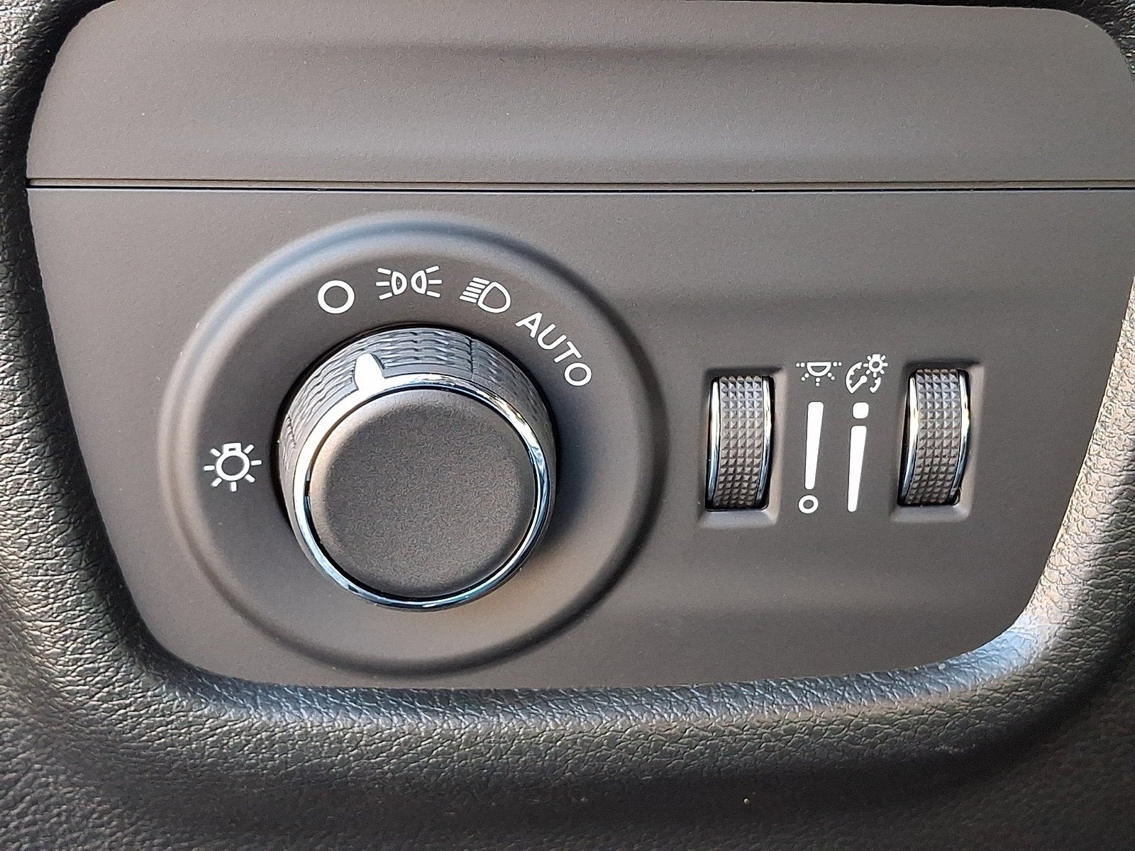 2027 Jeep Grand Cherokee GRAND CHEROKEE LAREDO X 4X4
