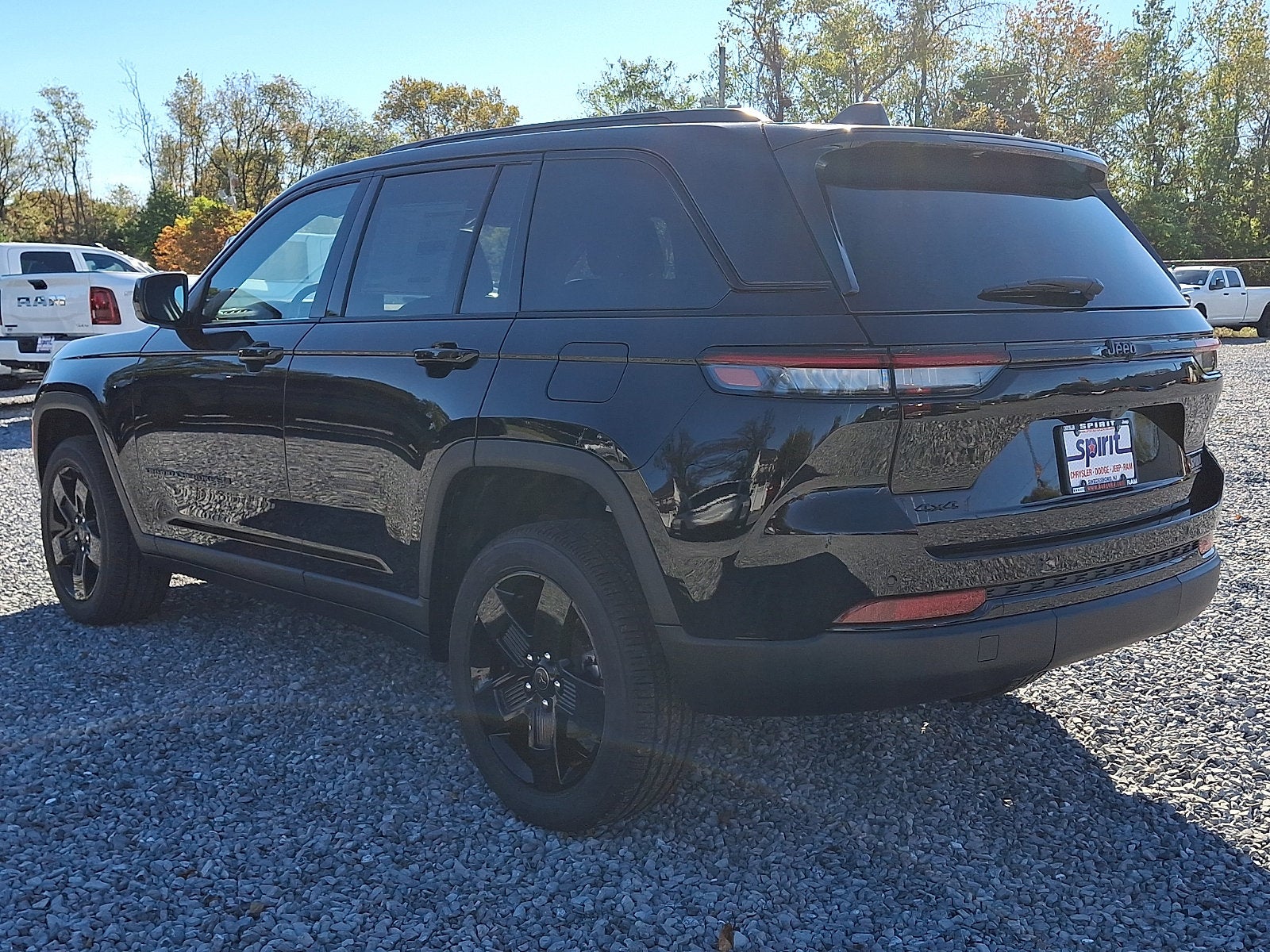 2027 Jeep Grand Cherokee GRAND CHEROKEE LAREDO X 4X4