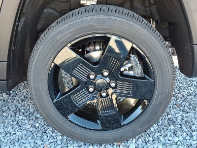 2027 Jeep Grand Cherokee GRAND CHEROKEE LAREDO X 4X4