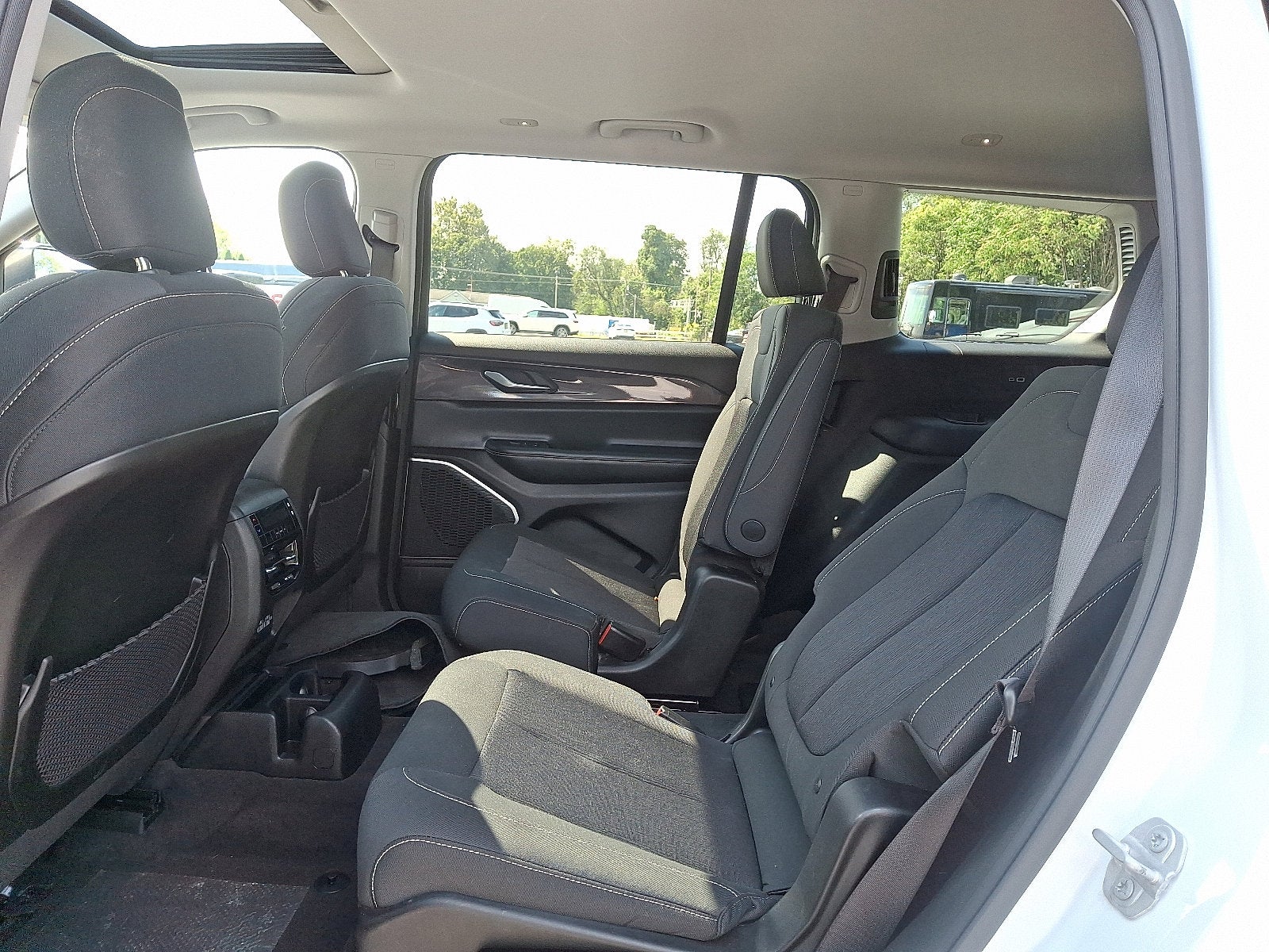 2021 Jeep Grand Cherokee L Laredo 4x4