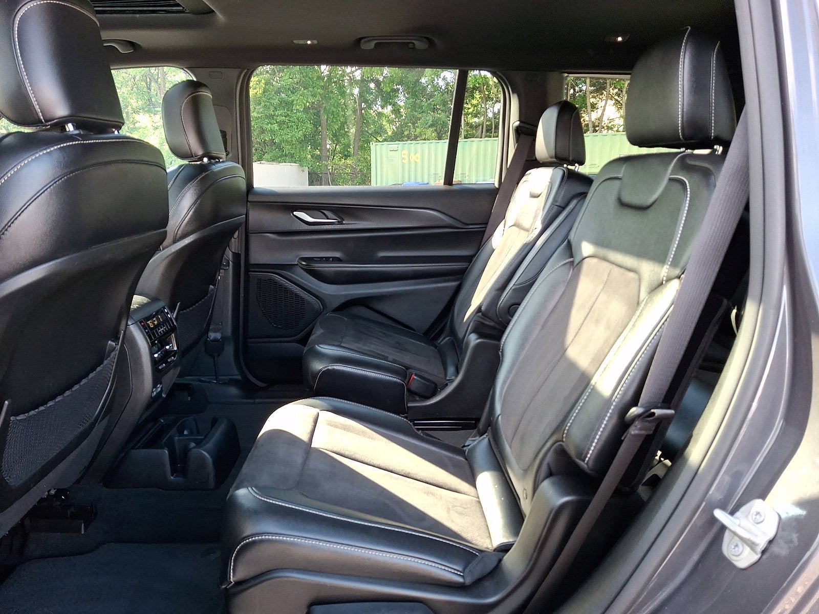 2023 Jeep Grand Cherokee L Altitude 4x4