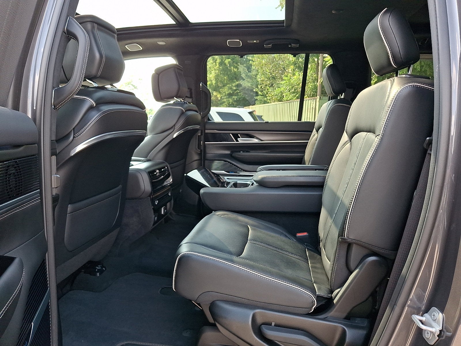 2025 Jeep Grand Wagoneer L Obsidian 4x4