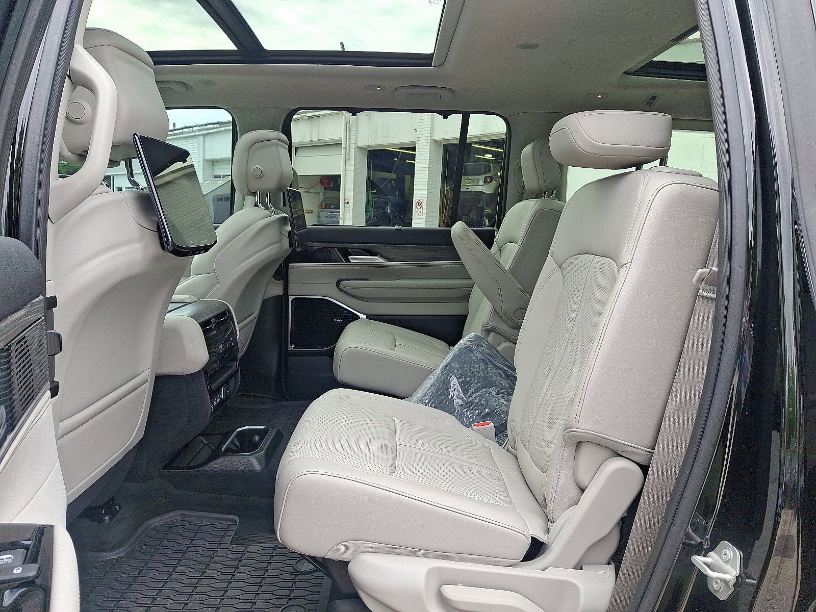 2024 Jeep Wagoneer Series III 4x4