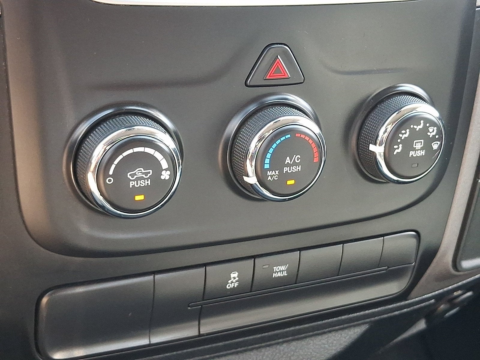 2017 RAM 1500 Express Crew Cab 4x4 5'7' Box