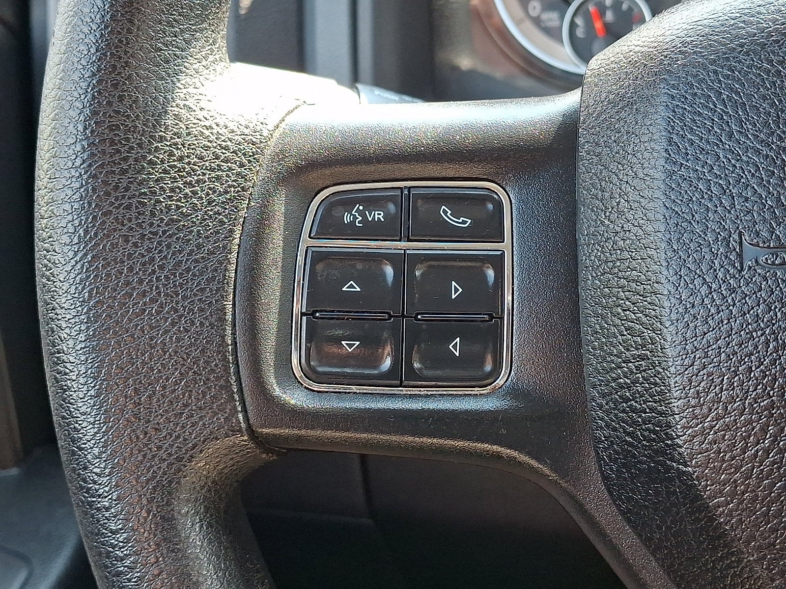 2017 RAM 1500 Express Crew Cab 4x4 5'7' Box