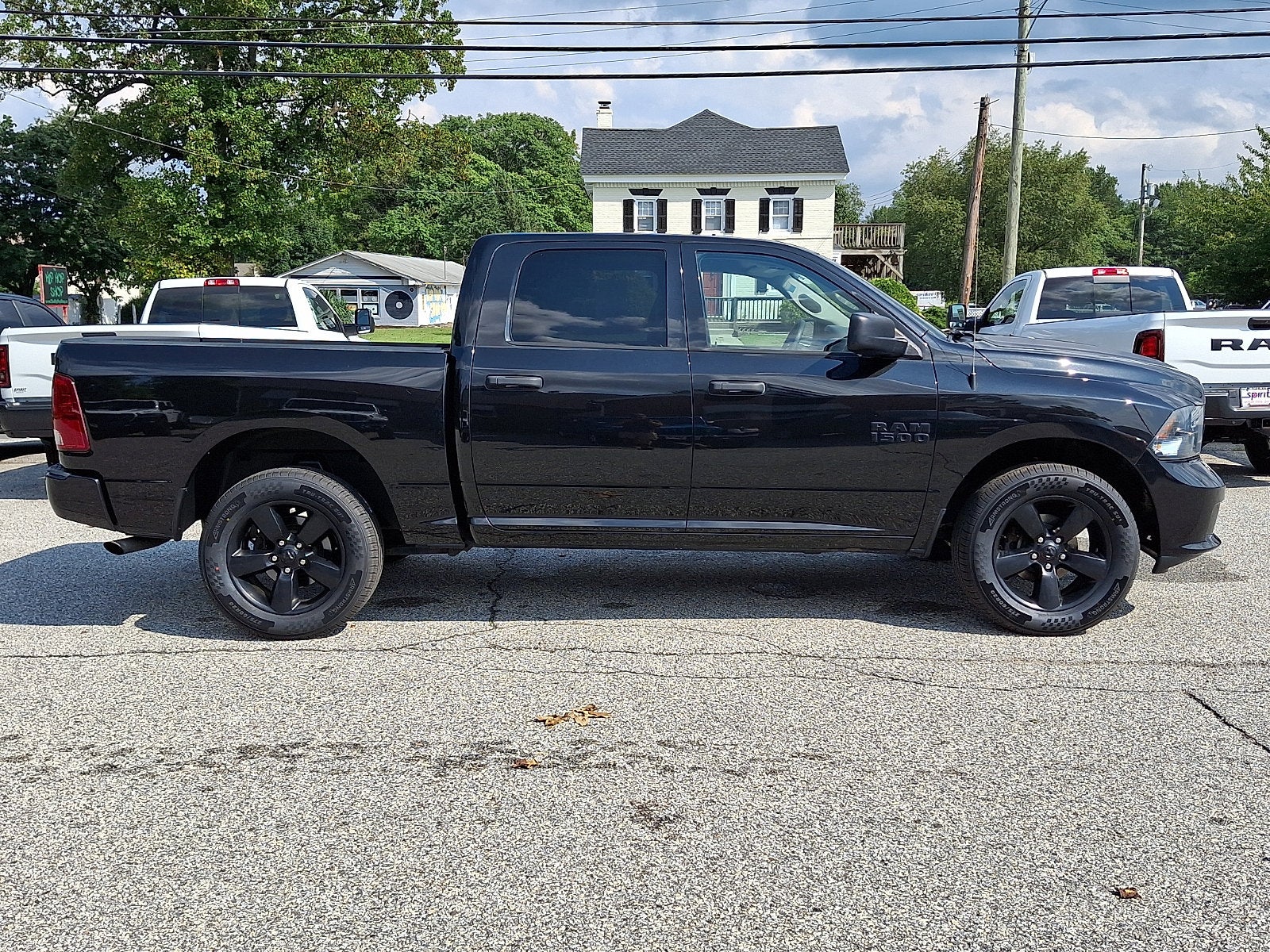 2017 RAM 1500 Express Crew Cab 4x4 5'7' Box