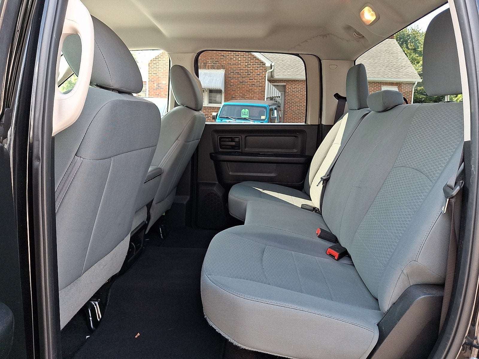 2017 RAM 1500 Express Crew Cab 4x4 5'7' Box
