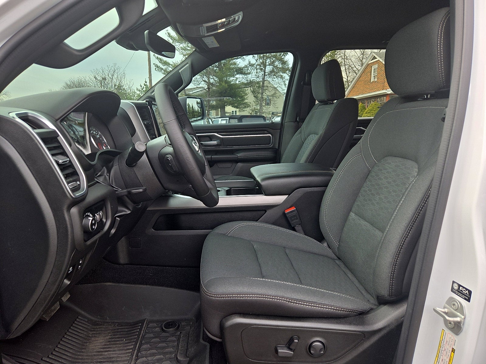 2025 RAM 1500 Big Horn Crew Cab 4x4 5'7' Box