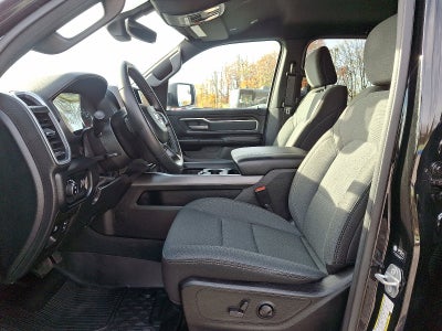 2022 RAM 1500 Big Horn Crew Cab 4x4 5'7' Box