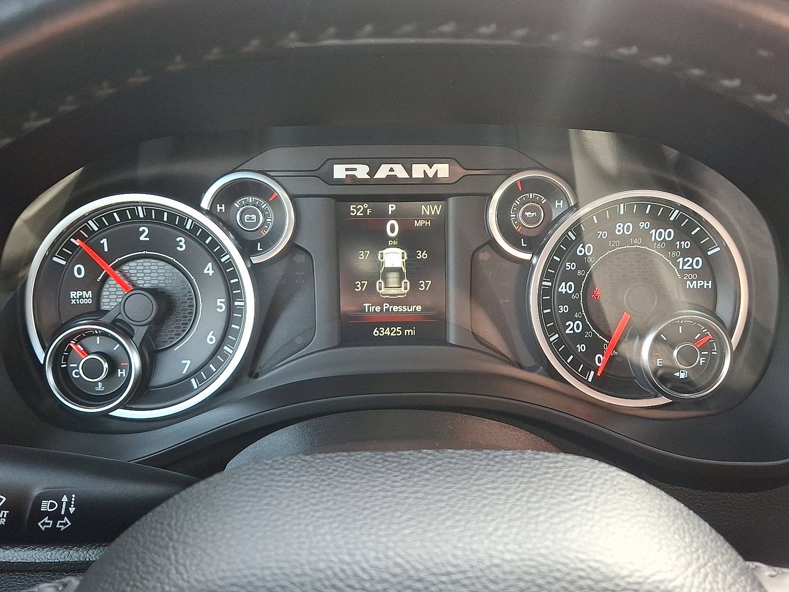 2022 RAM 1500 Big Horn Crew Cab 4x4 5'7' Box