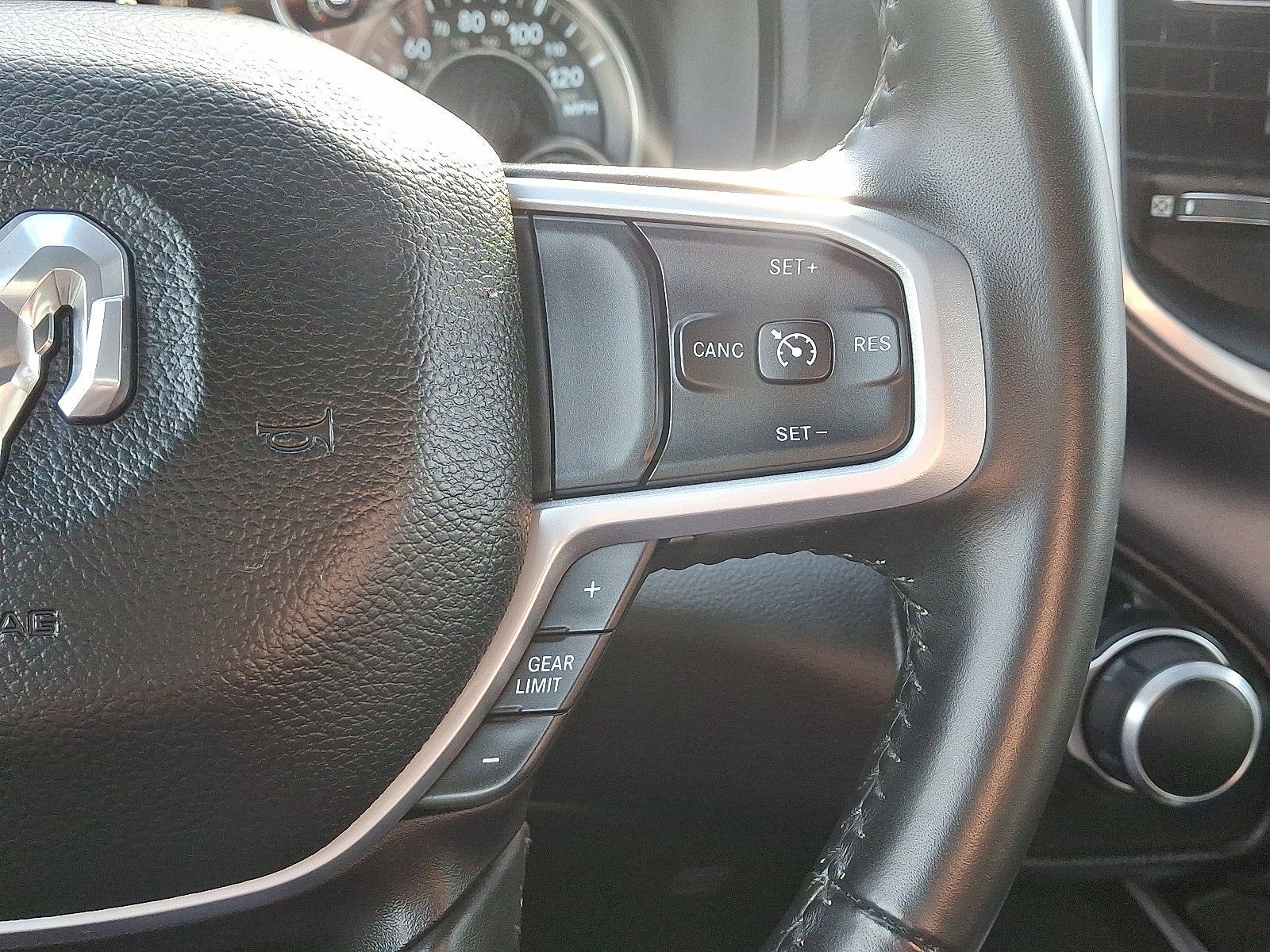 2022 RAM 1500 Big Horn Crew Cab 4x4 5'7' Box