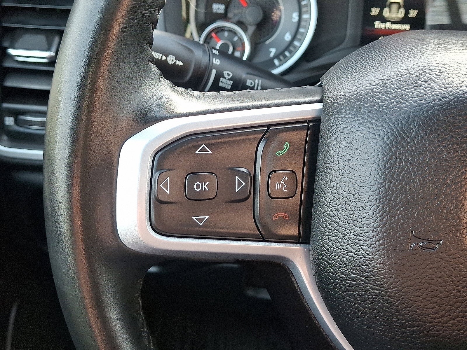 2022 RAM 1500 Big Horn Crew Cab 4x4 5'7' Box