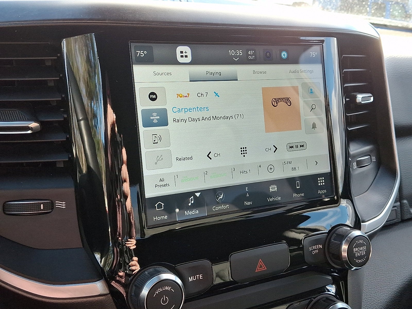 2022 RAM 1500 Big Horn Crew Cab 4x4 5'7' Box