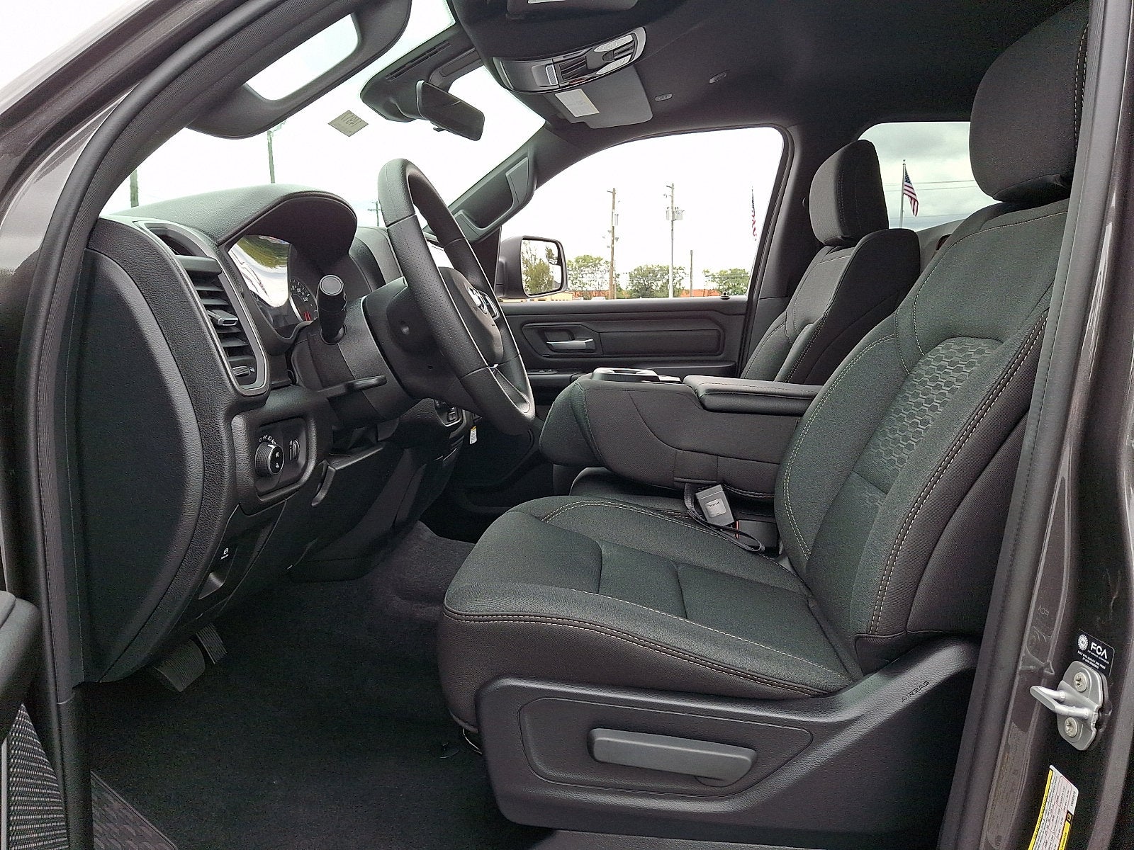 2027 RAM 1500 RAM 1500 WARLOCK CREW CAB 4X4 5'7' BOX