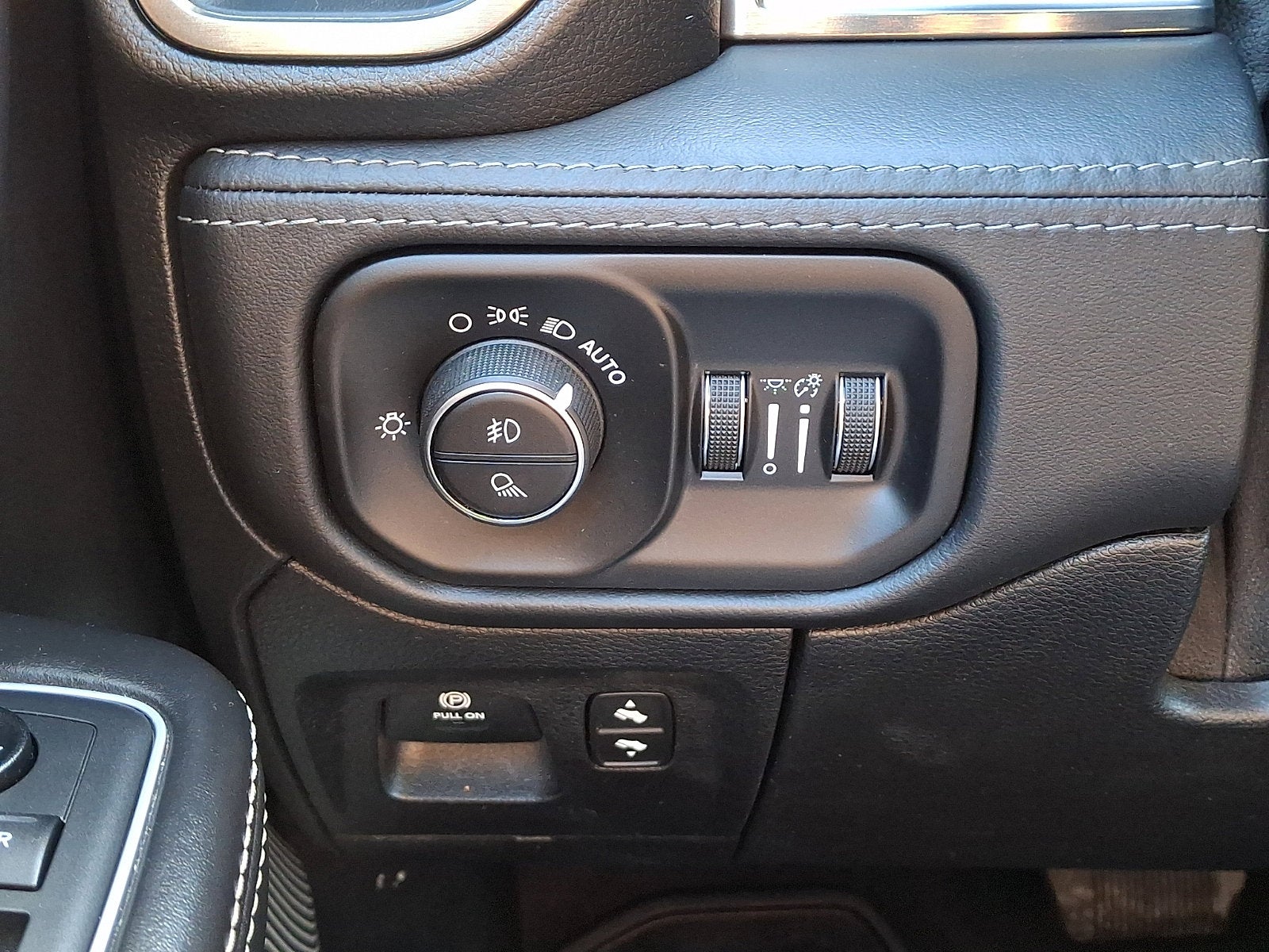 2021 RAM 1500 Limited Crew Cab 4x4 5'7' Box