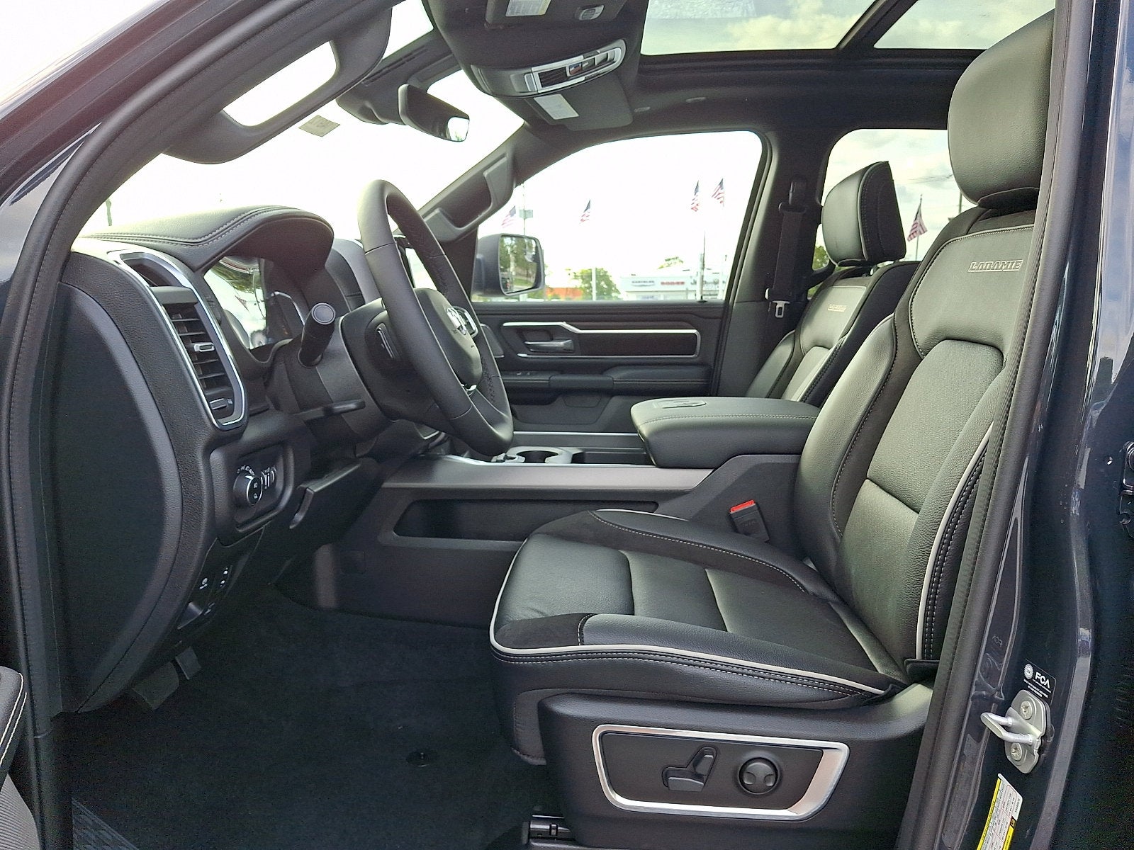 2027 RAM 1500 RAM 1500 LARAMIE CREW CAB 4X4 5'7' BOX