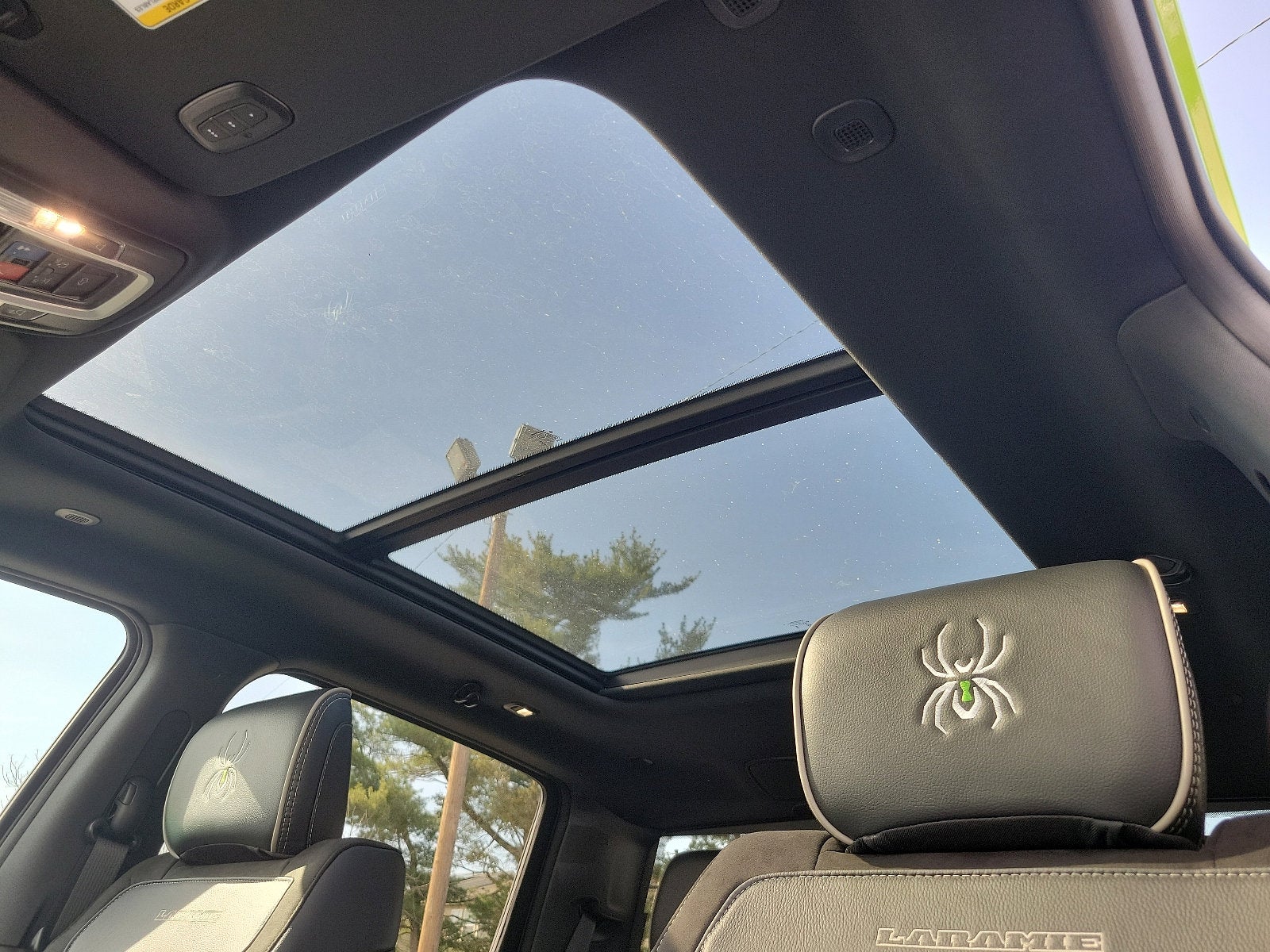 2024 RAM 1500 Laramie Crew Cab 4x4 5'7' Box