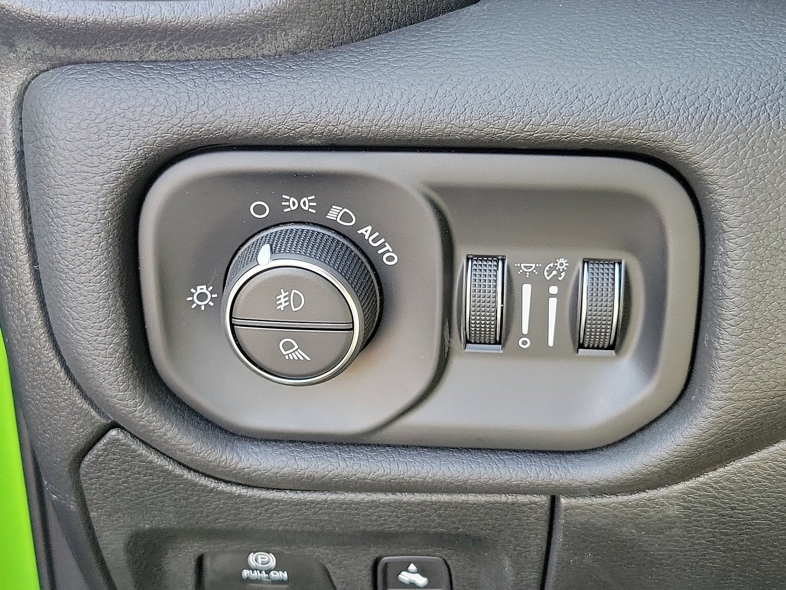 2024 RAM 1500 Laramie Crew Cab 4x4 5'7' Box