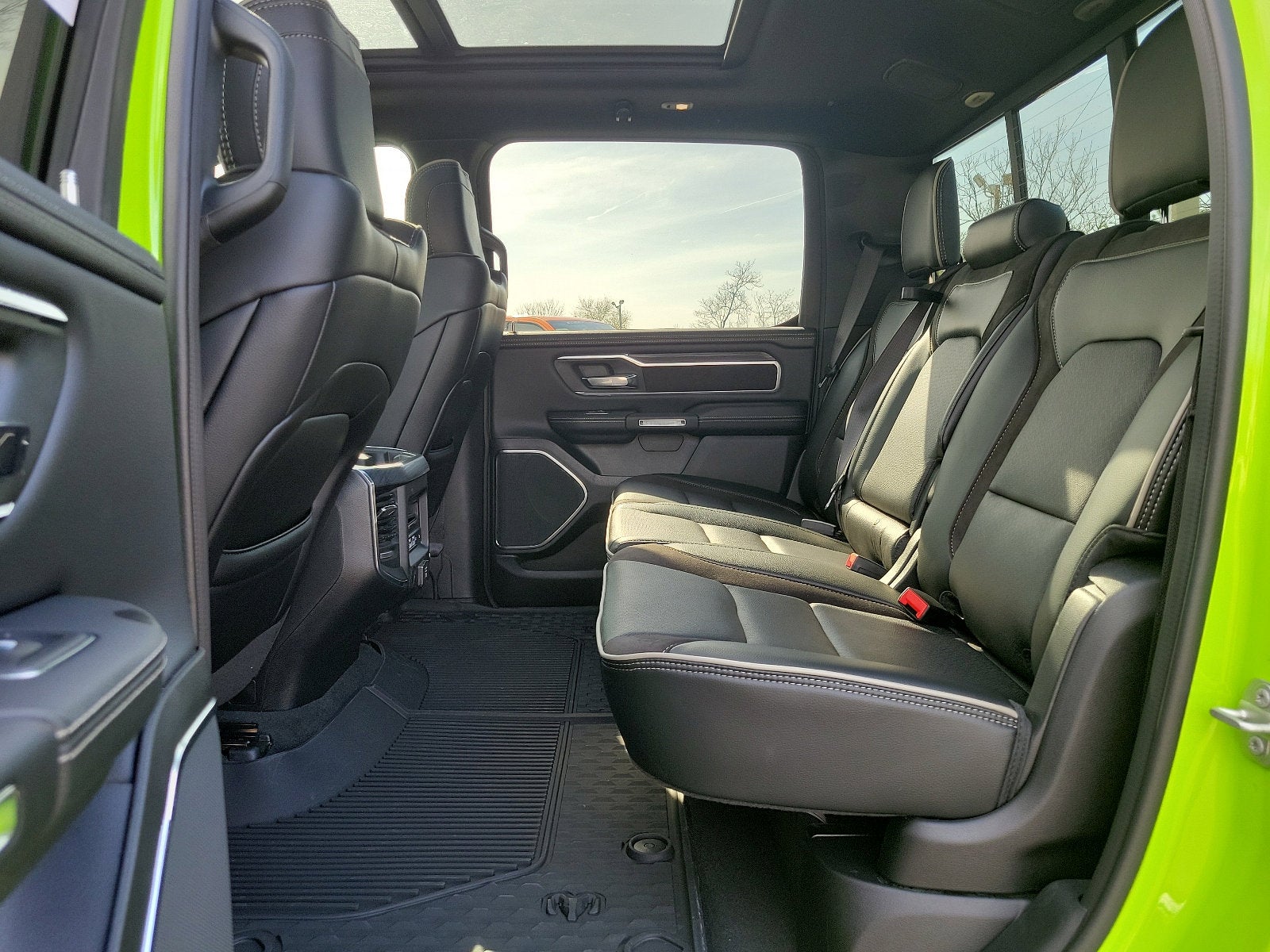 2024 RAM 1500 Laramie Crew Cab 4x4 5'7' Box