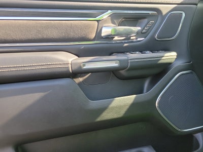 2024 RAM 1500 Laramie Crew Cab 4x4 5'7' Box