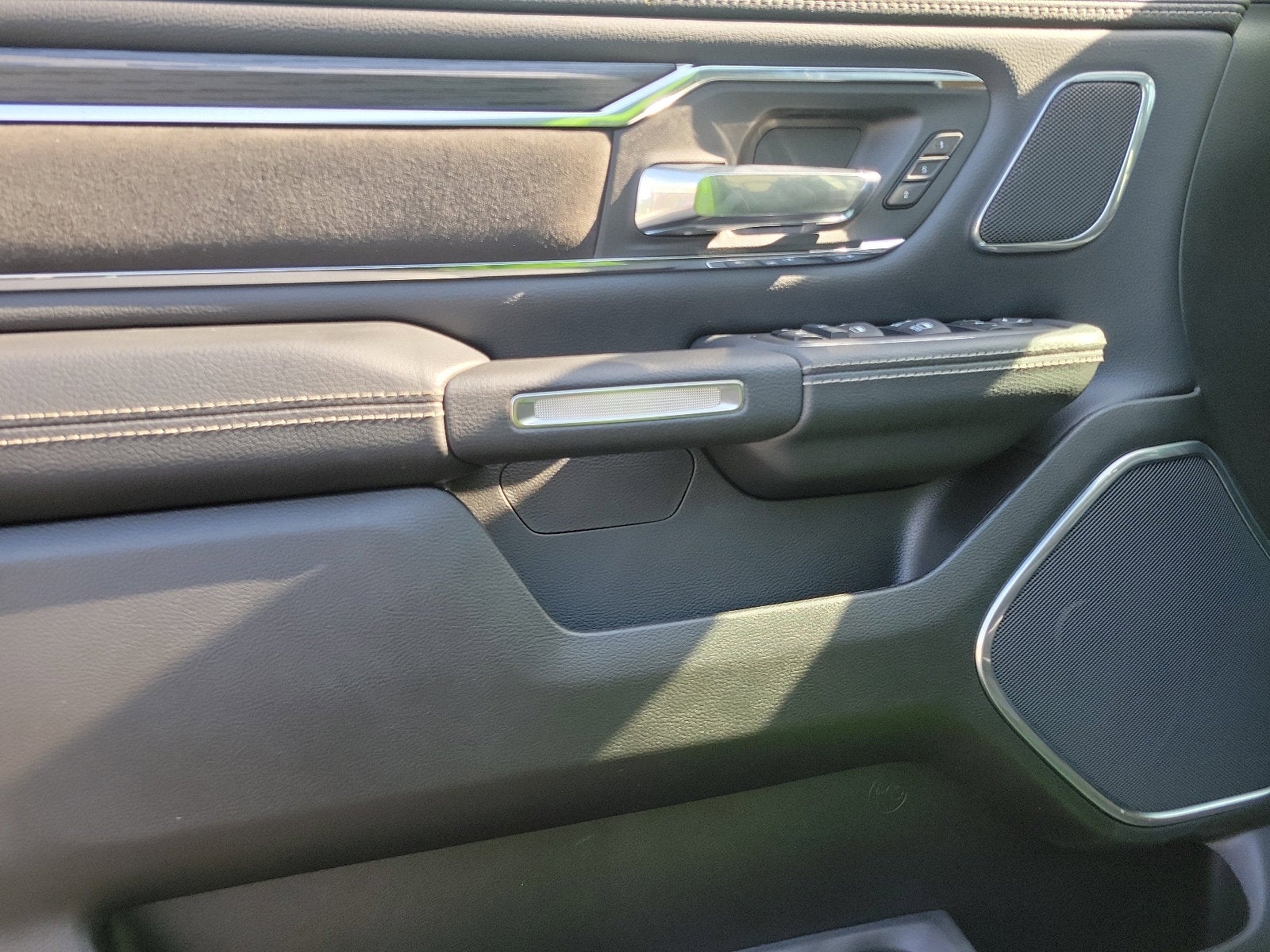 2024 RAM 1500 Laramie Crew Cab 4x4 5'7' Box