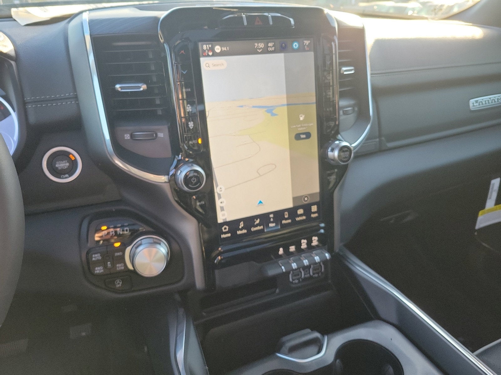 2024 RAM 1500 Laramie Crew Cab 4x4 5'7' Box