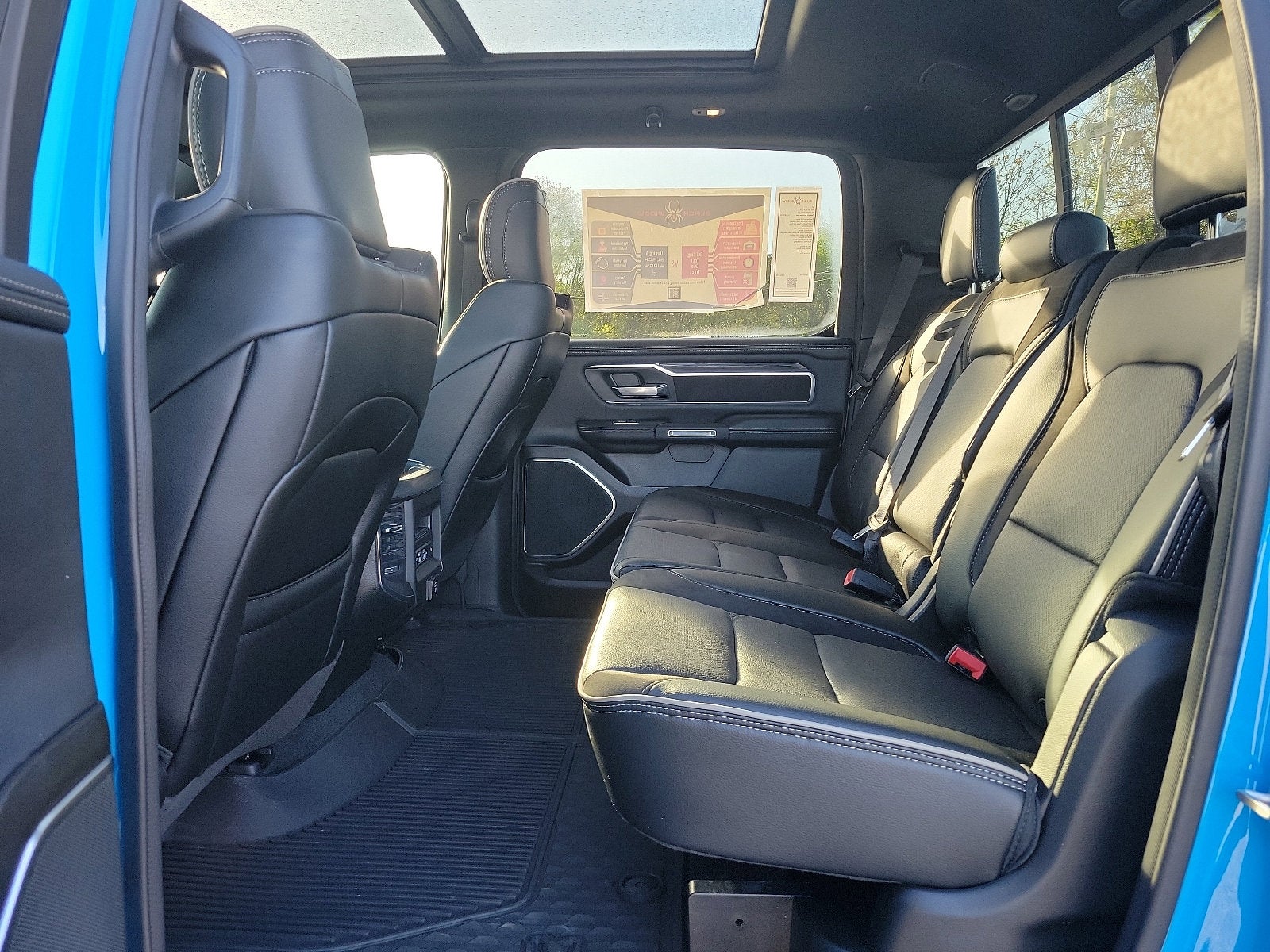 2024 RAM 1500 Laramie Crew Cab 4x4 5'7' Box