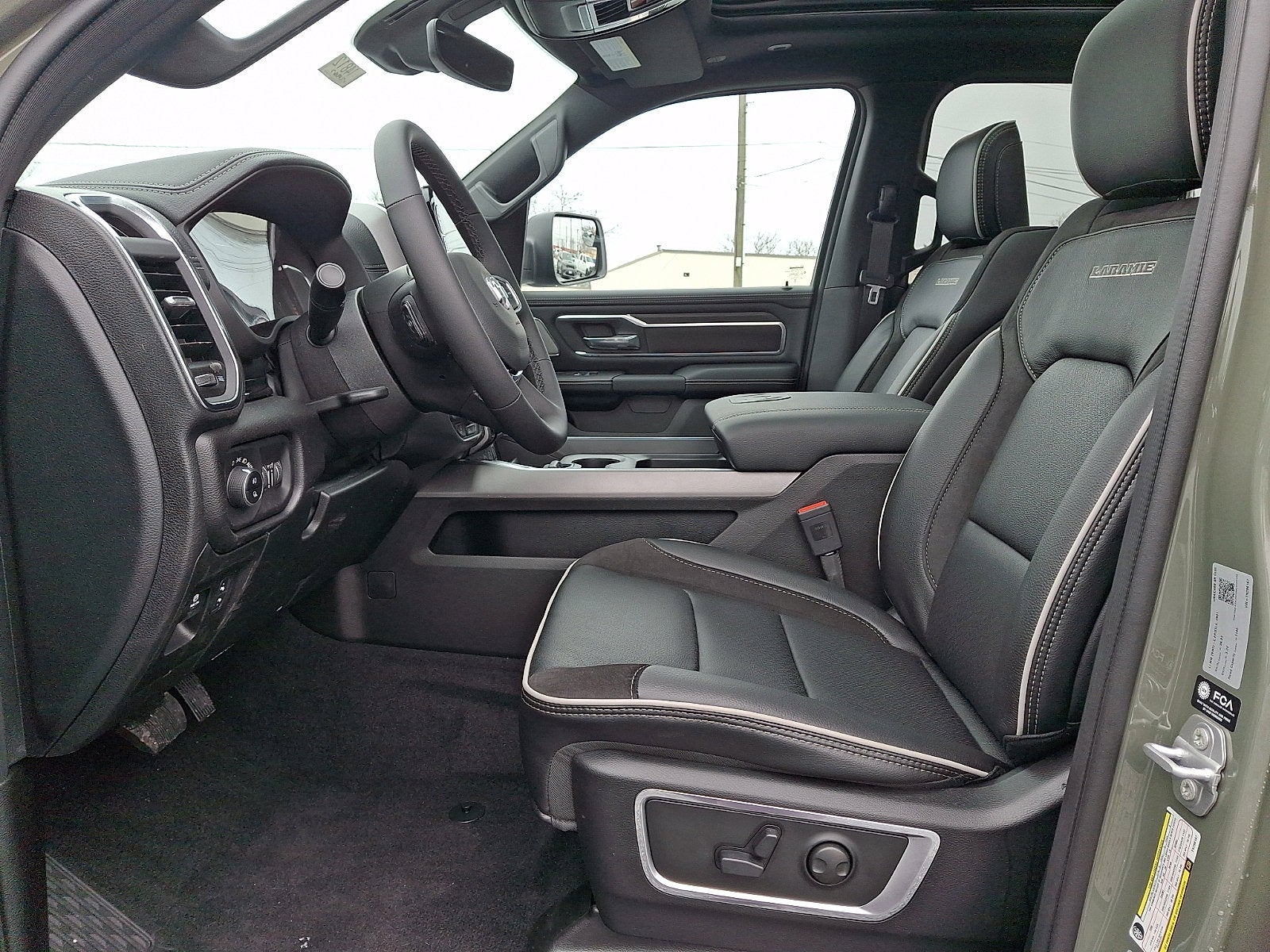 2026 RAM 1500 RAM 1500 LARAMIE CREW CAB 4X4 5'7' BOX