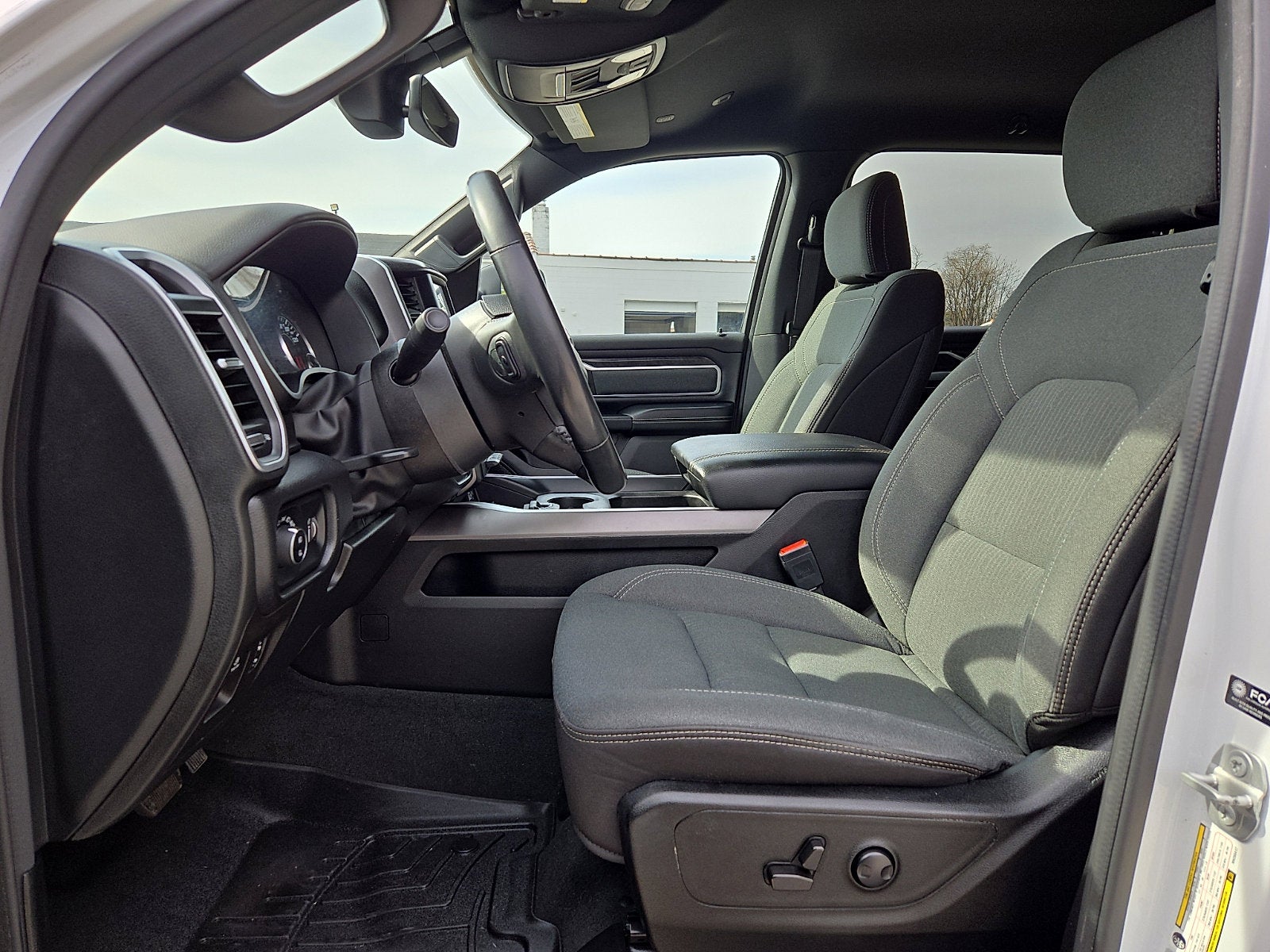 2022 RAM 1500 Big Horn Crew Cab 4x4 6'4' Box