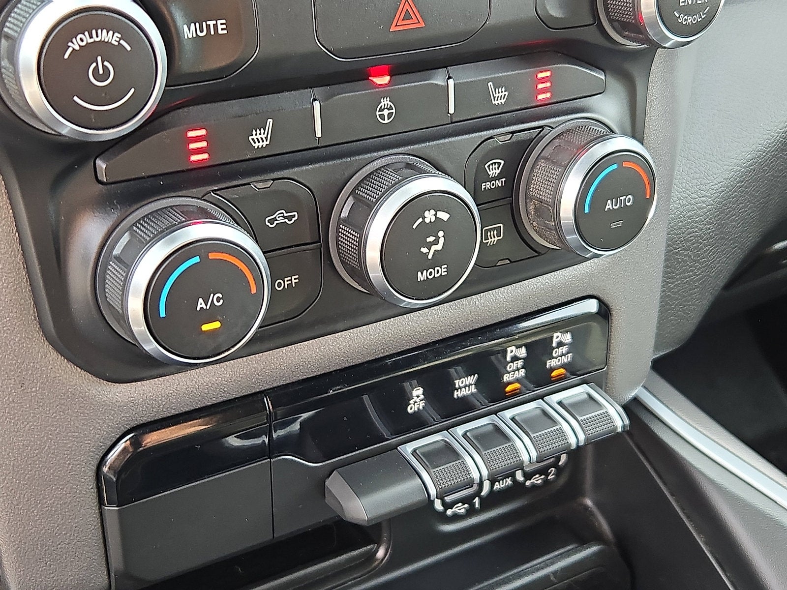 2022 RAM 1500 Big Horn Crew Cab 4x4 6'4' Box