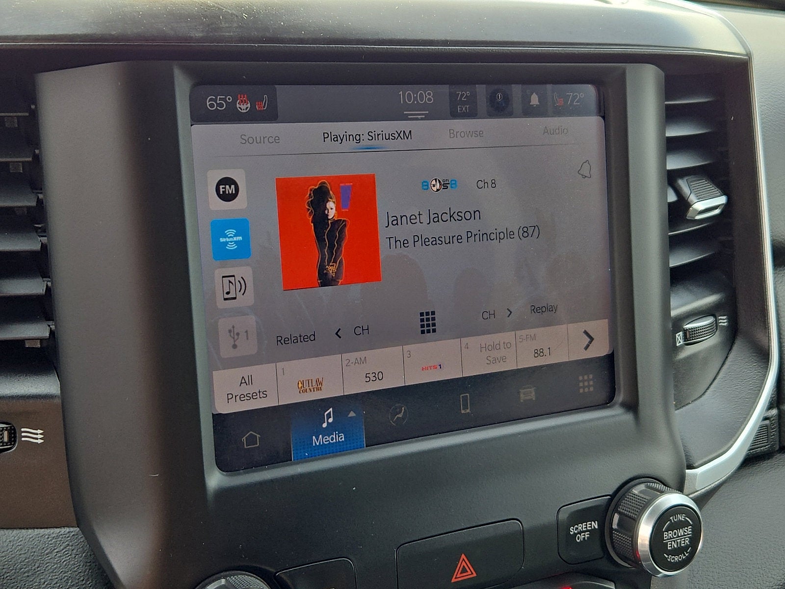 2022 RAM 1500 Big Horn Crew Cab 4x4 6'4' Box