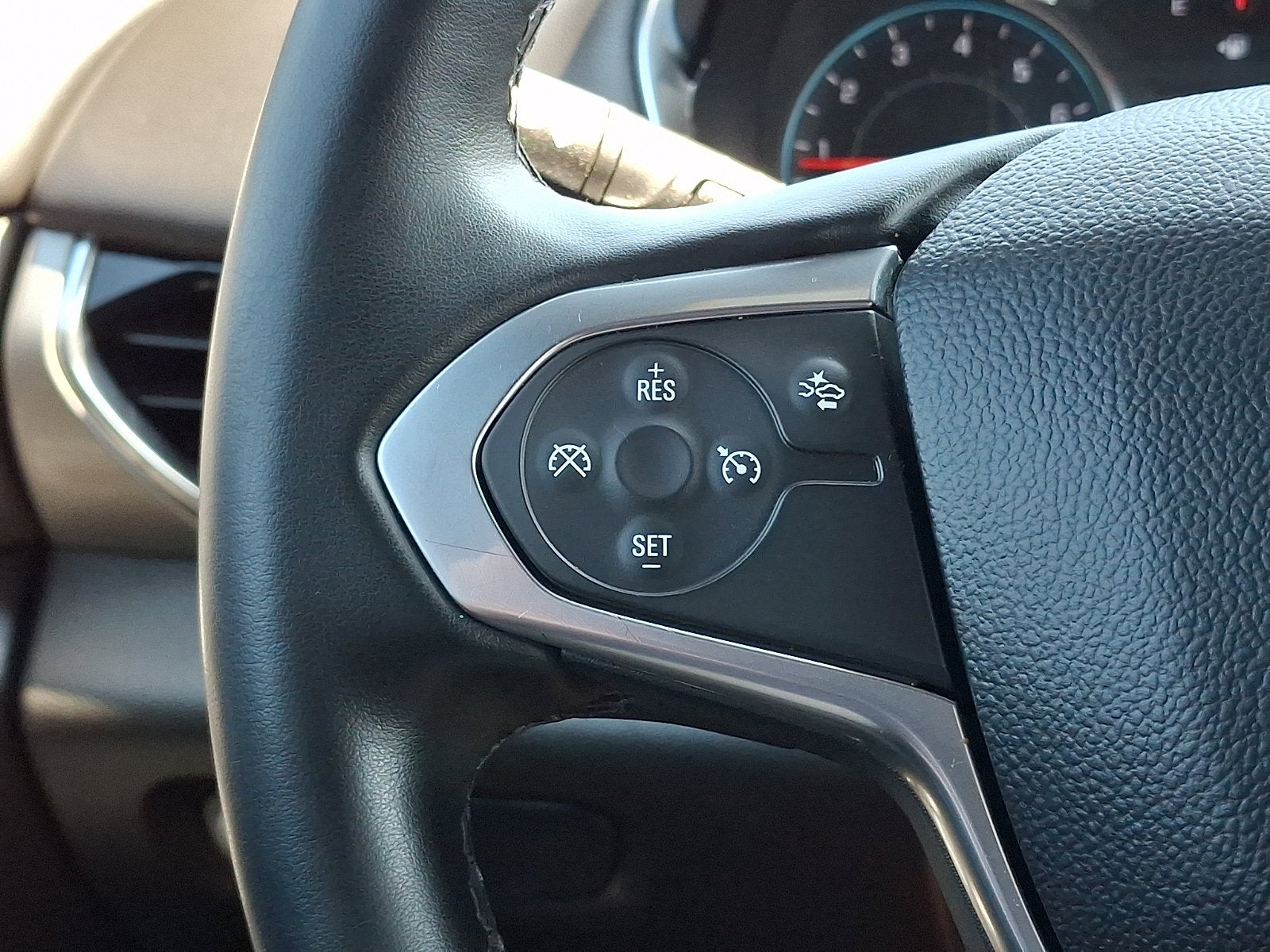 2023 Chevrolet Traverse AWD LT Cloth