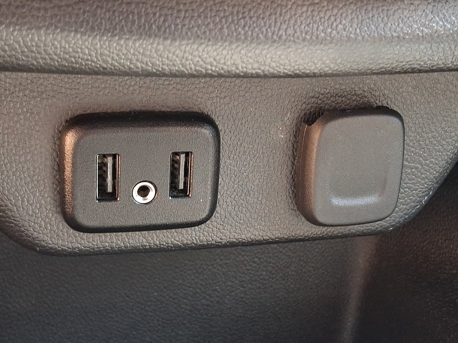 2023 Chevrolet Traverse AWD LT Cloth