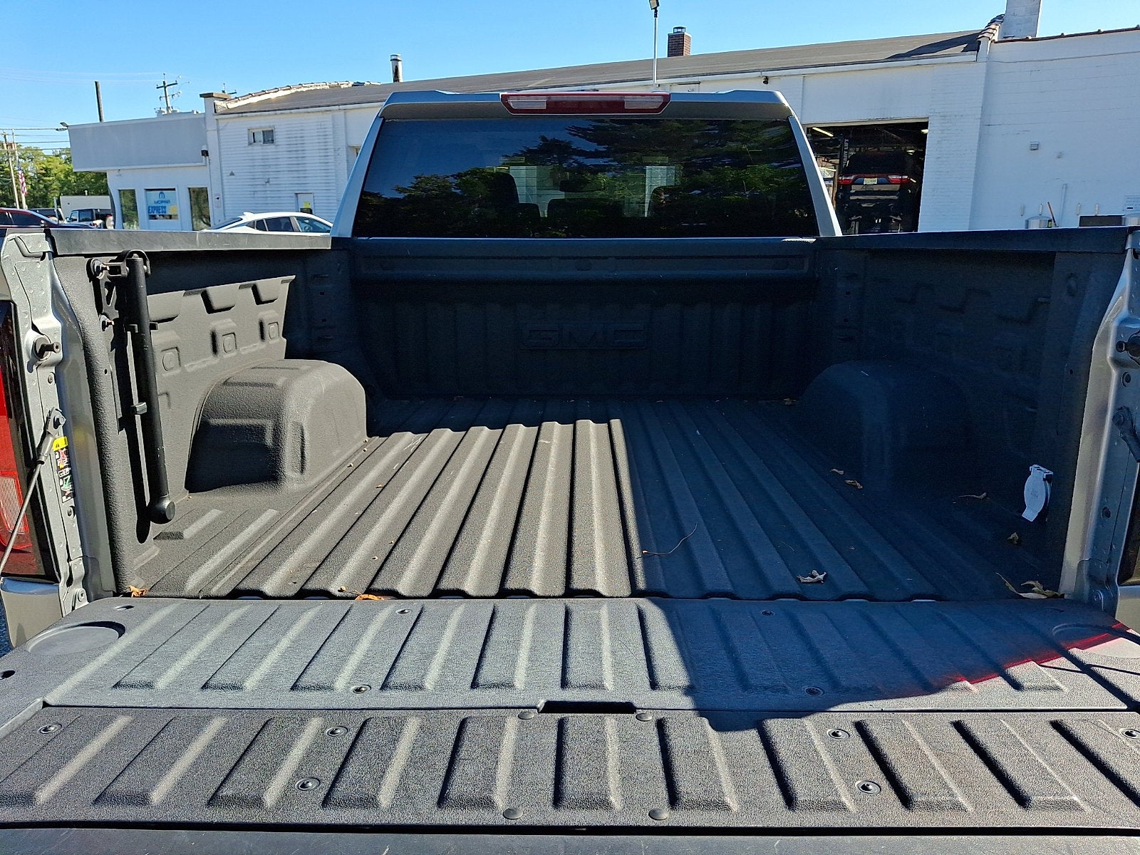 2024 GMC Sierra 1500 2WD Crew Cab Short Box SLT