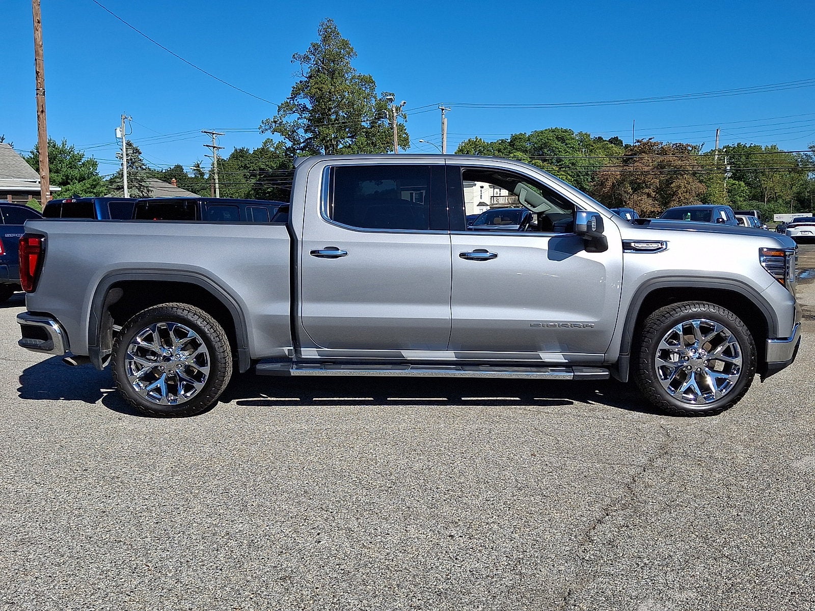 2024 GMC Sierra 1500 2WD Crew Cab Short Box SLT