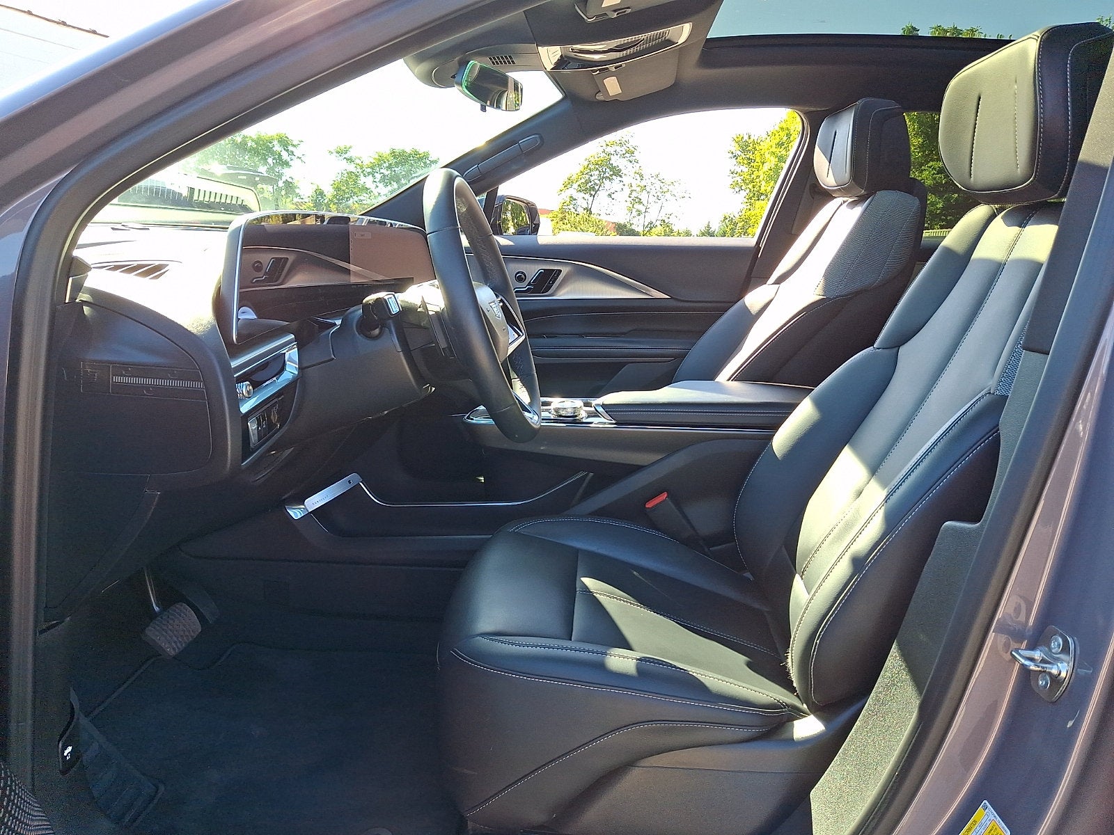 2024 Cadillac LYRIQ Tech w/1SA