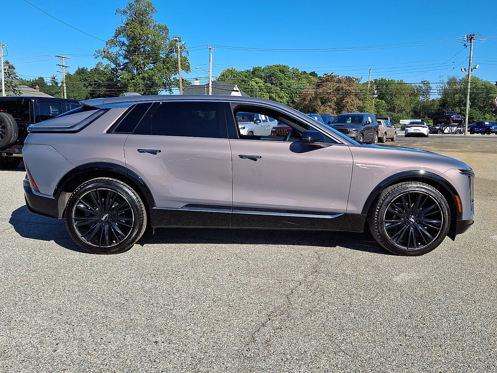 2024 Cadillac LYRIQ Tech w/1SA